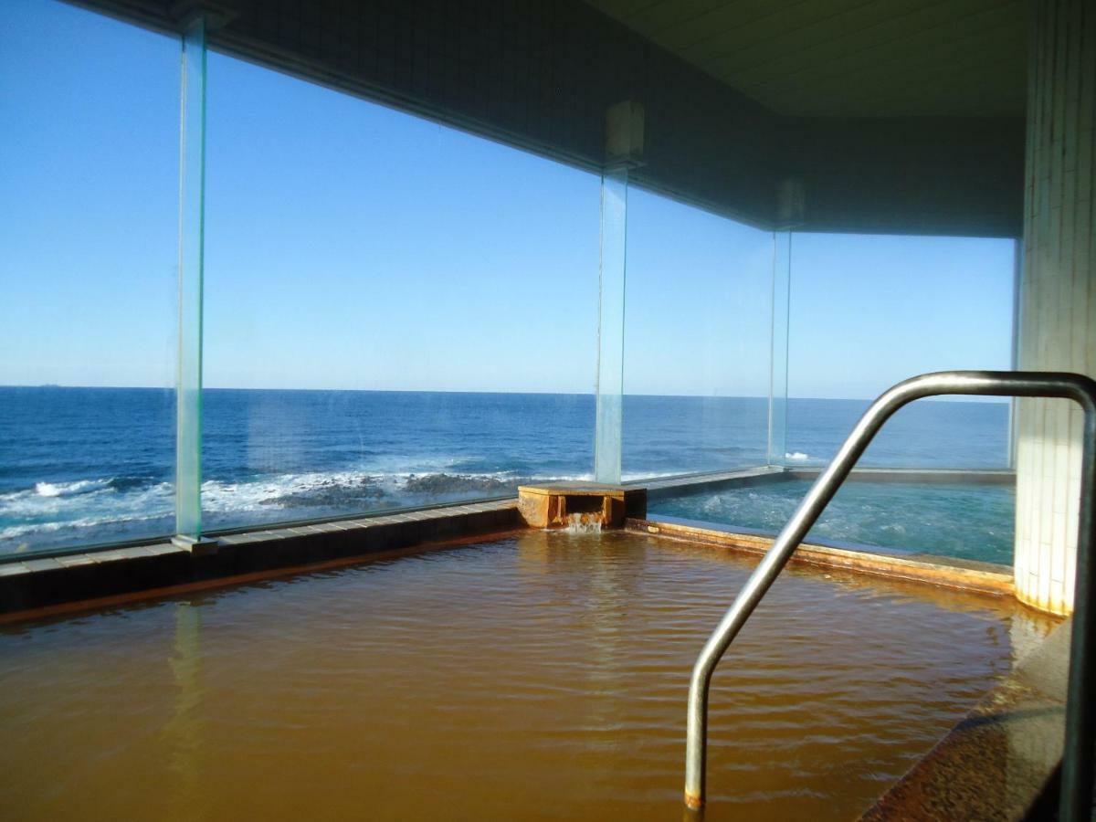 Hotel Koganezaki Furofushi Onsen Fukaura Esterno foto