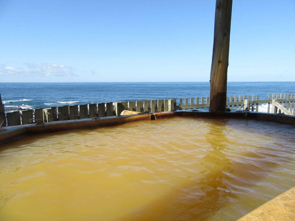 Hotel Koganezaki Furofushi Onsen Fukaura Esterno foto